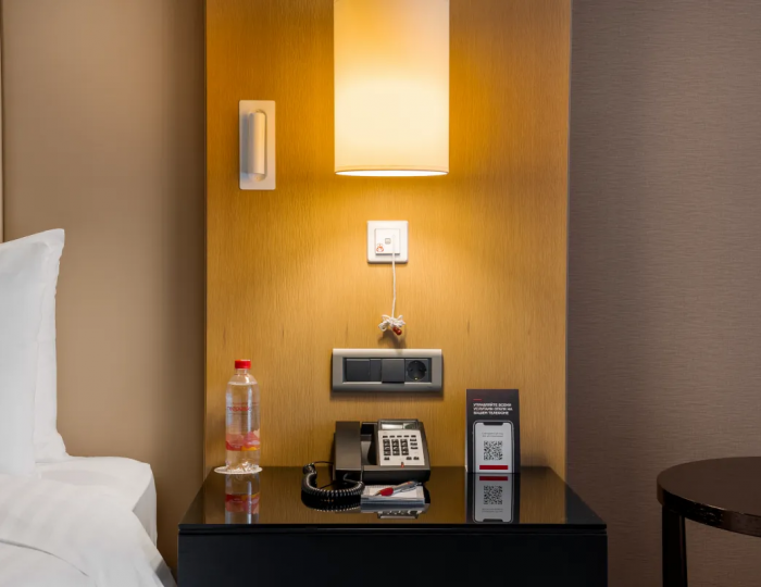 Номер Делюкс для людей с ограниченными физическими возможностями - Отель Марриотт Красная Поляна / Sochi Marriott Krasnaya Polyana